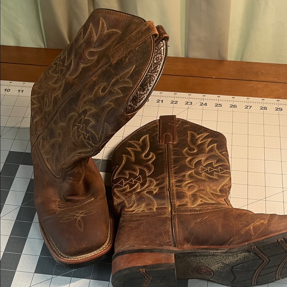 Laredo Distressed Brown Embroidered Western Heeled Boots